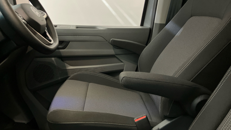 Volkswagen Transporter T32 Swb Electric 160kW 65kWh Commerce Pro Van Auto